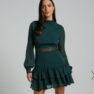 ARE YOU GONNA KISS ME MINI DRESS - CUFFED LONG SLEEVE DRESS IN EMERALD